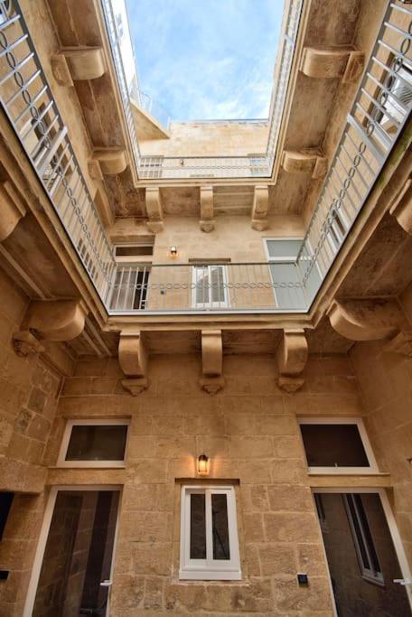 Vallettastay Old Lodge Apartment 4 المظهر الخارجي الصورة